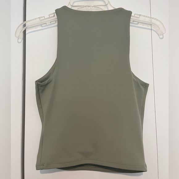 NWOT Express Body Contour High Compression High Neck Cropped Tank - Picture 3 of 6